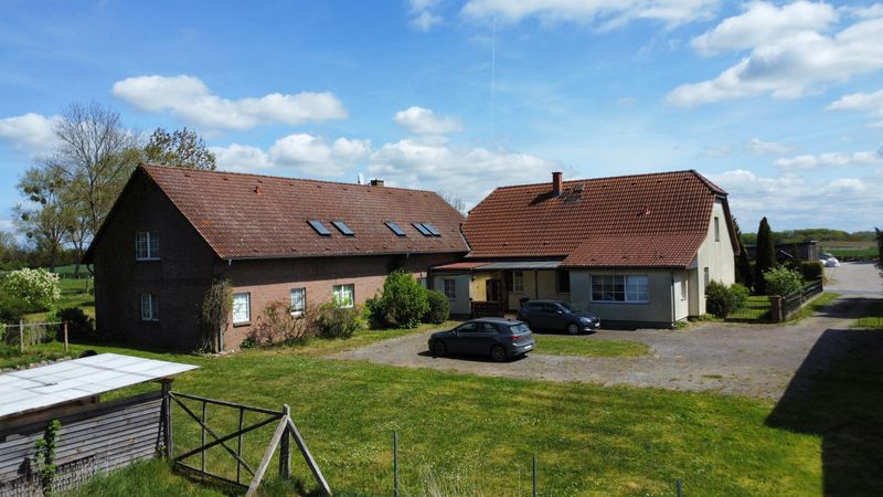 Großzügiges Wohn- und Ferienensemble in der Feldberger Seenlandschaft!